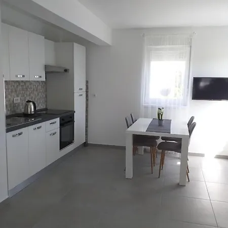 Apartments Bucica Dvori
