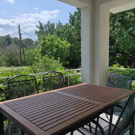 Bucica Dvori Apartamento Starigrad Paklenica