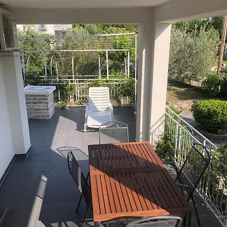 Apartments Bucica Dvori Starigrad Paklenica