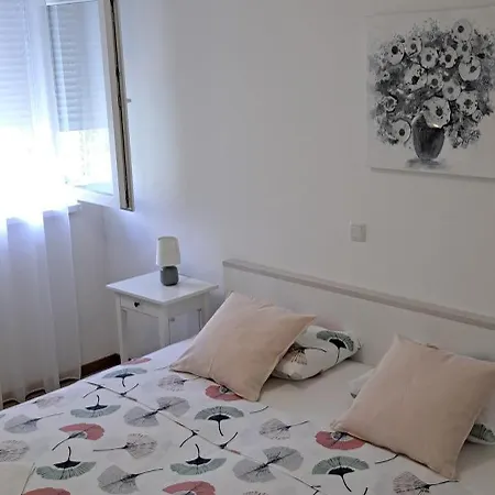 Apartments Bucica Dvori Apartment *