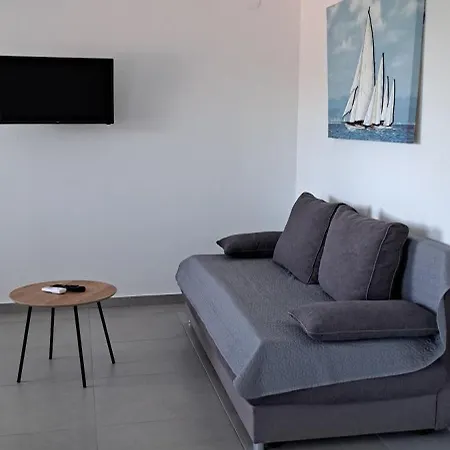 Apartments Bucica Dvori * Starigrad Paklenica