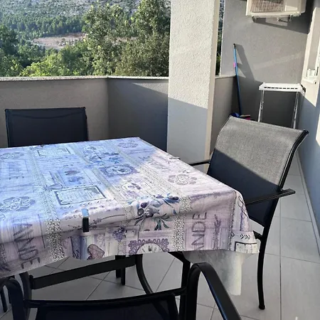 Apartment Apartments Bucica Dvori