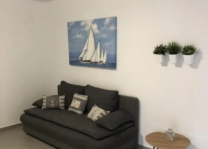 Bucica Dvori Starigrad Paklenica