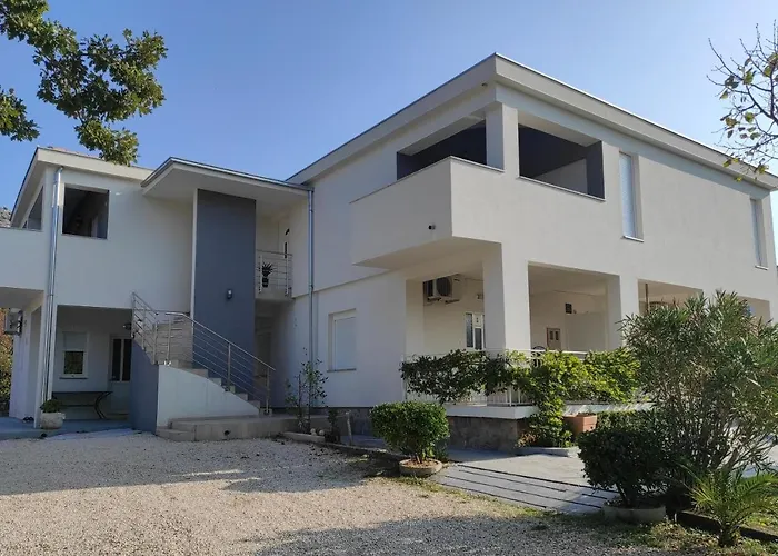 Apartamento Bucica Dvori Starigrad Paklenica