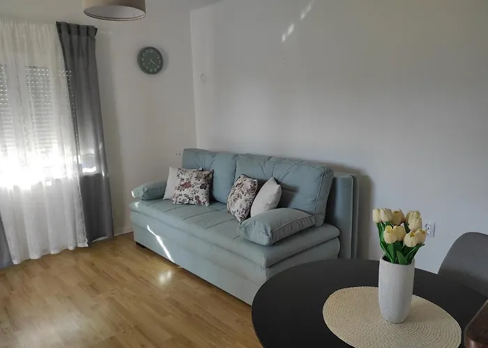 Apartments Bucica Dvori Starigrad Paklenica