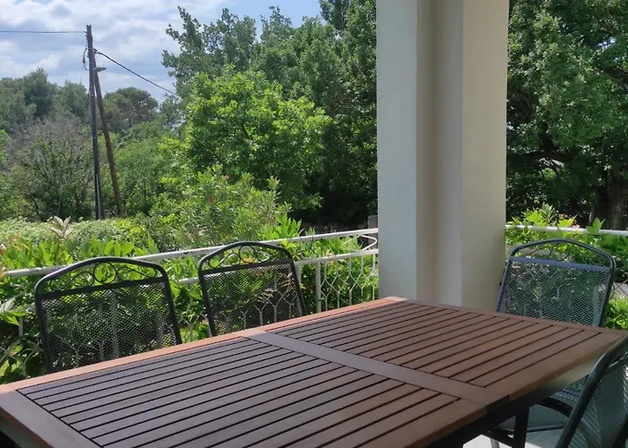 Apartments Bucica Dvori Lägenhet Starigrad Paklenica