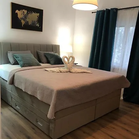 Apartment Apartments Bucica Dvori