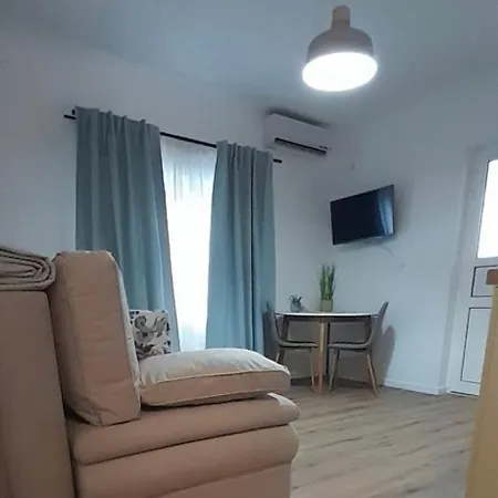 Apartments Bucica Dvori شقة *