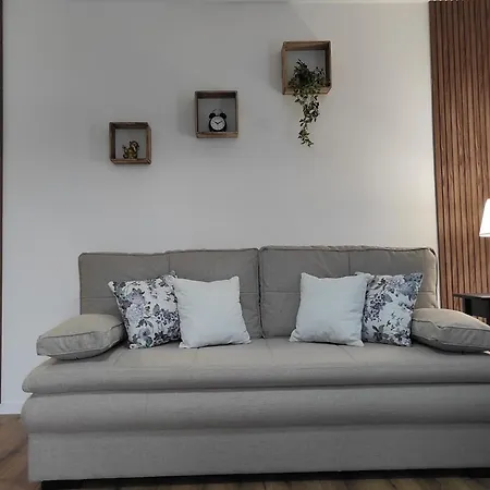 Bucica Dvori Apartman *