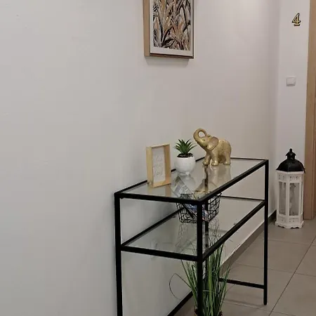 Bucica Dvori Apartman *